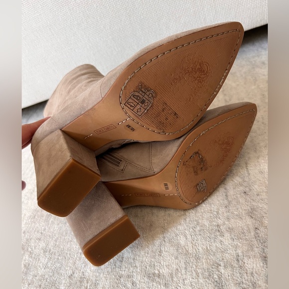 Vince Camuto Sakinah Suede Ankle Boots - Picture 5 of 5